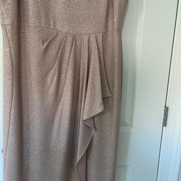 Dress - Picture 4 of 8